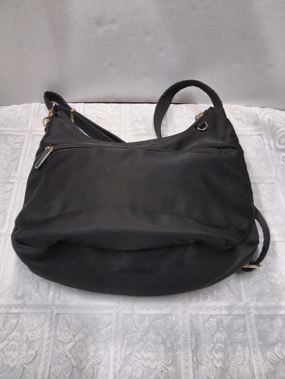 Preloved Travelon Black Nylon Shoulder Bag with Goldtone Hardware